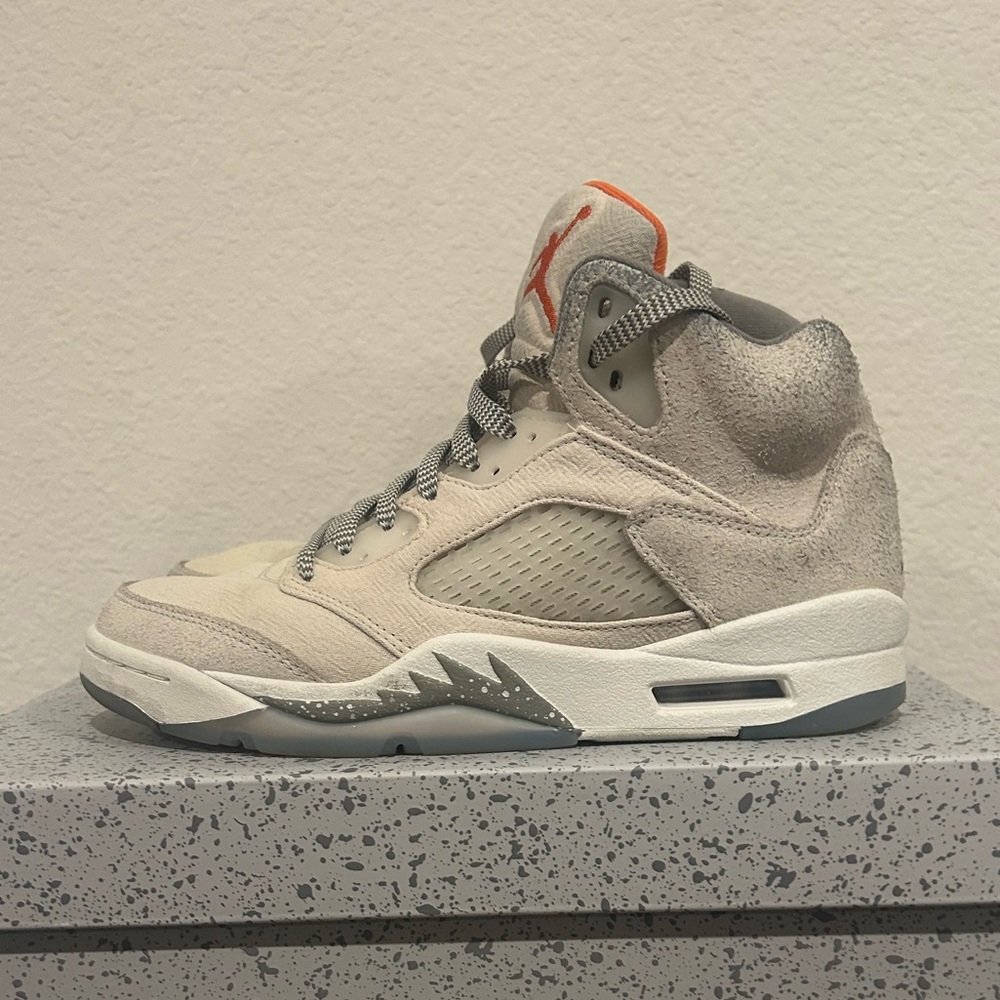 Air Jordan 5 Retro SE Craft in Gray and Cream